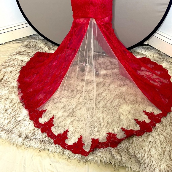 ONE OF A KIND! Red lace and sequin ball gown with neck line and train. - Picture 6 of 16